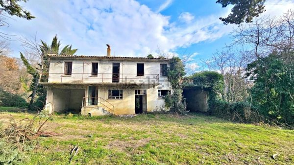 casale in vendita a Mondaino