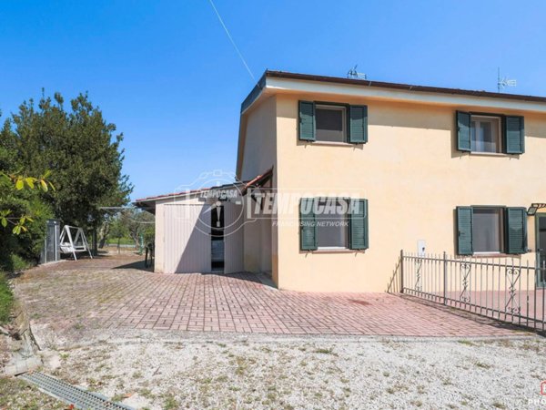 casa indipendente in vendita a Mondaino
