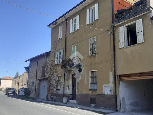 casa semindipendente in vendita a Volpedo