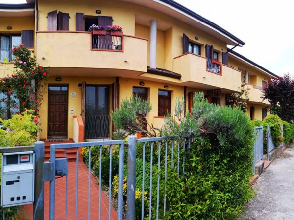 appartamento in vendita a Montefiore Conca