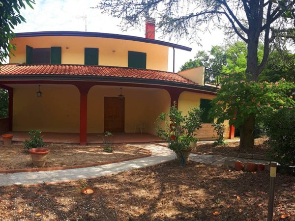 casa indipendente in vendita a Montefiore Conca