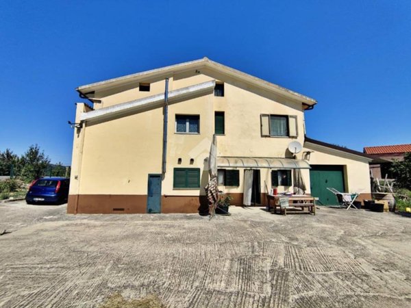 casa indipendente in vendita a Montefiore Conca