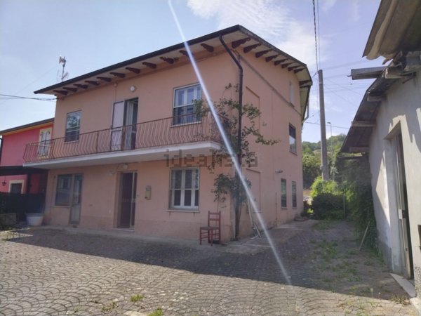 casa indipendente in vendita a Montefiore Conca