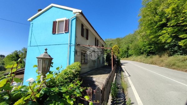 pentavano in vendita a Montefiore Conca