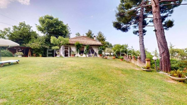 casa indipendente in vendita a Montefiore Conca