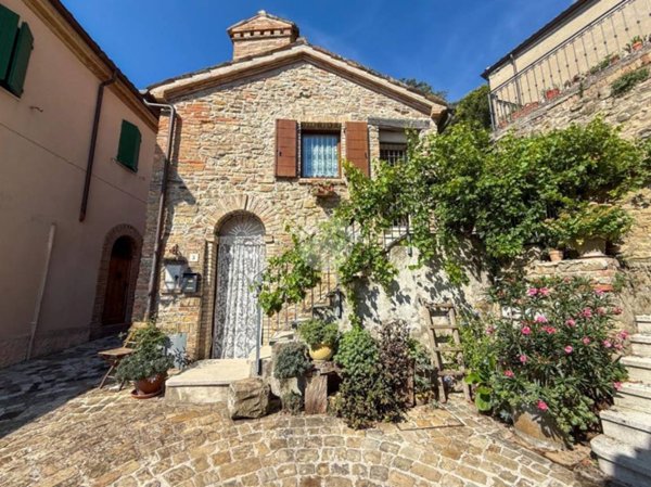 casa indipendente in vendita a Montefiore Conca