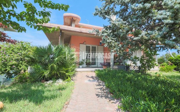 casa indipendente in vendita a Montefiore Conca