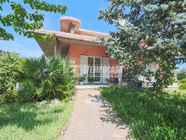 casa indipendente in vendita a Montefiore Conca