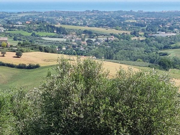 terreno edificabile in vendita a Montefiore Conca
