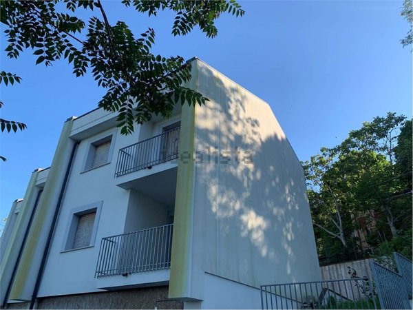 casa indipendente in vendita a Montefiore Conca