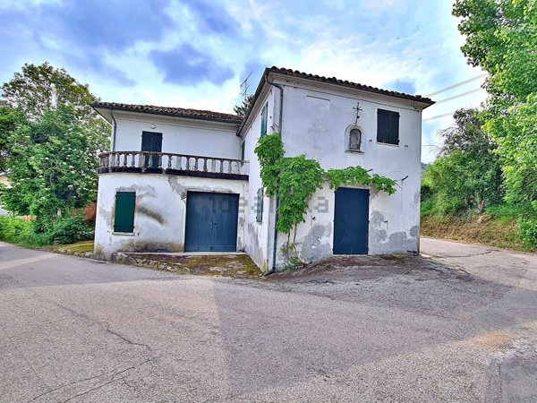 casa indipendente in vendita a Montefiore Conca