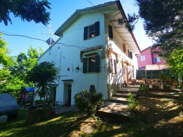 casa indipendente in vendita a Montefiore Conca
