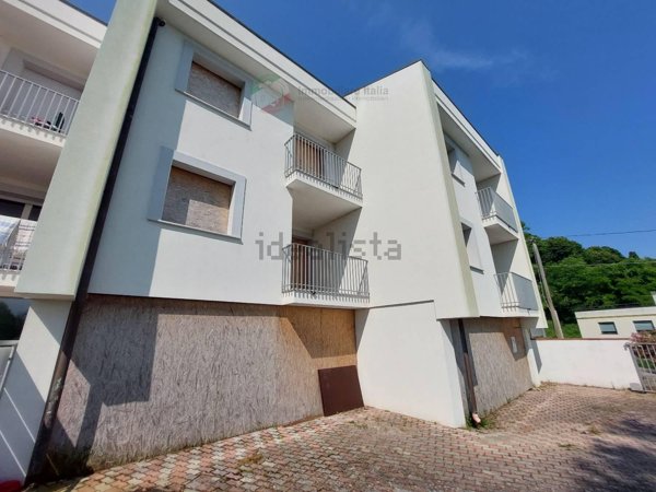 casa indipendente in vendita a Montefiore Conca