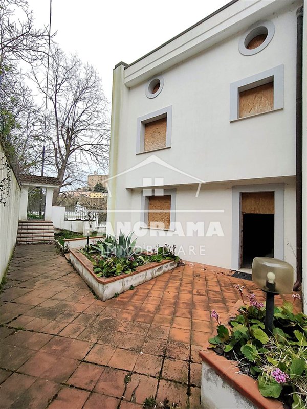 casa indipendente in vendita a Montefiore Conca