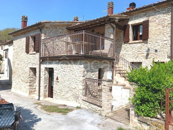 casa indipendente in vendita a Montefiore Conca