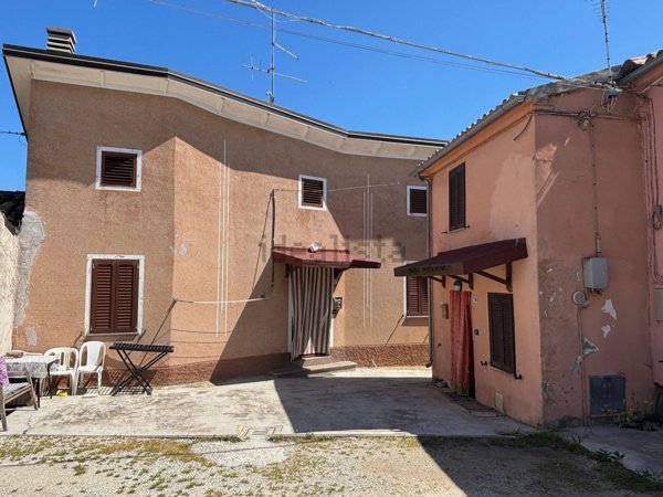 casa indipendente in vendita a Montefiore Conca in zona Serbadone