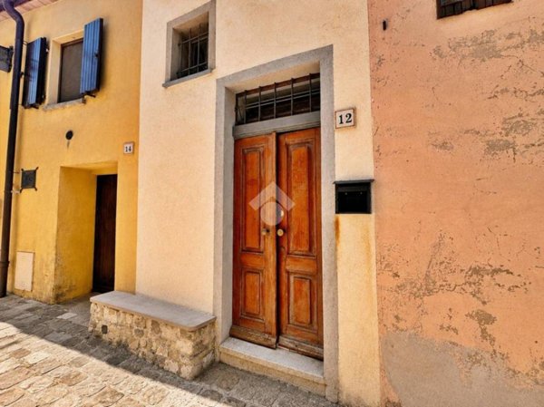 appartamento in vendita a Montefiore Conca in zona Borgo Pedrosa