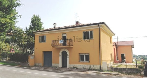 casa indipendente in vendita a Montefiore Conca in zona Serbadone