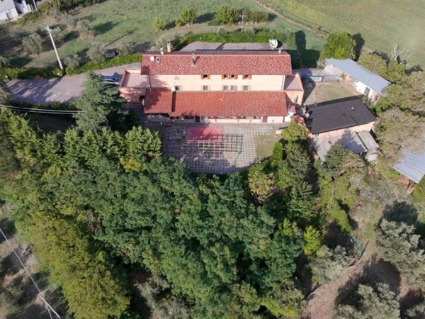 casa indipendente in vendita a Montefiore Conca in zona Borgo Pedrosa