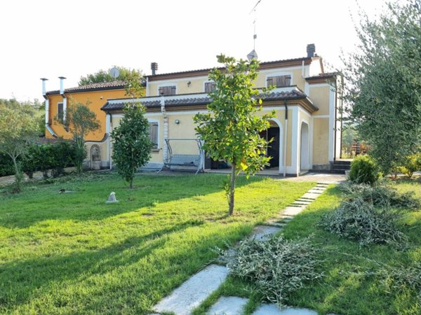 casa indipendente in vendita a Montefiore Conca in zona Serbadone