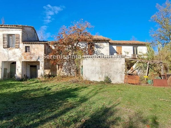 casa indipendente in vendita a Montegridolfo