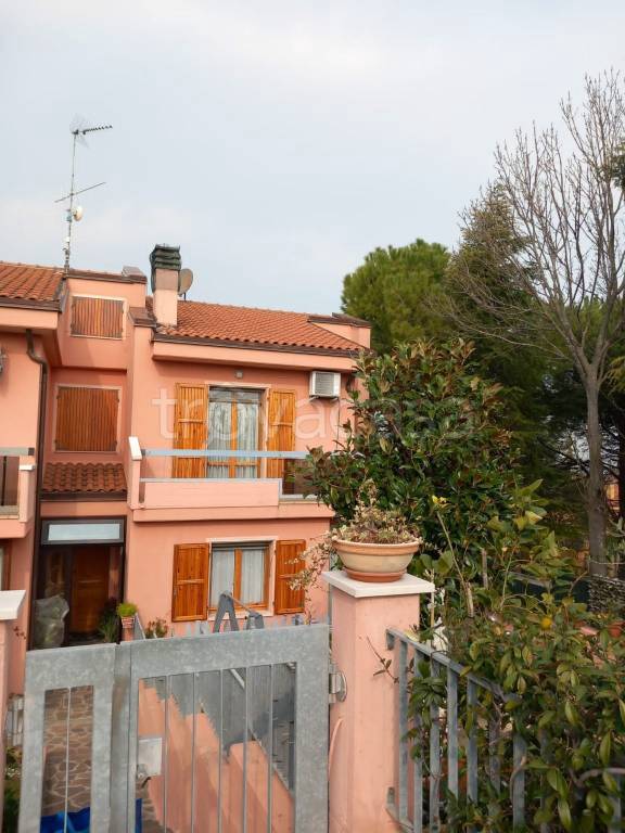 appartamento in vendita a Montegridolfo in zona Trebbio