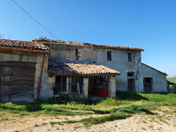 casa indipendente in vendita a Montegridolfo