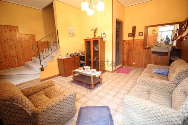 casa indipendente in vendita a Montegridolfo