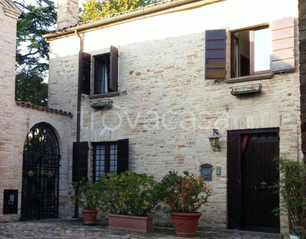 casa indipendente in vendita a Montegridolfo