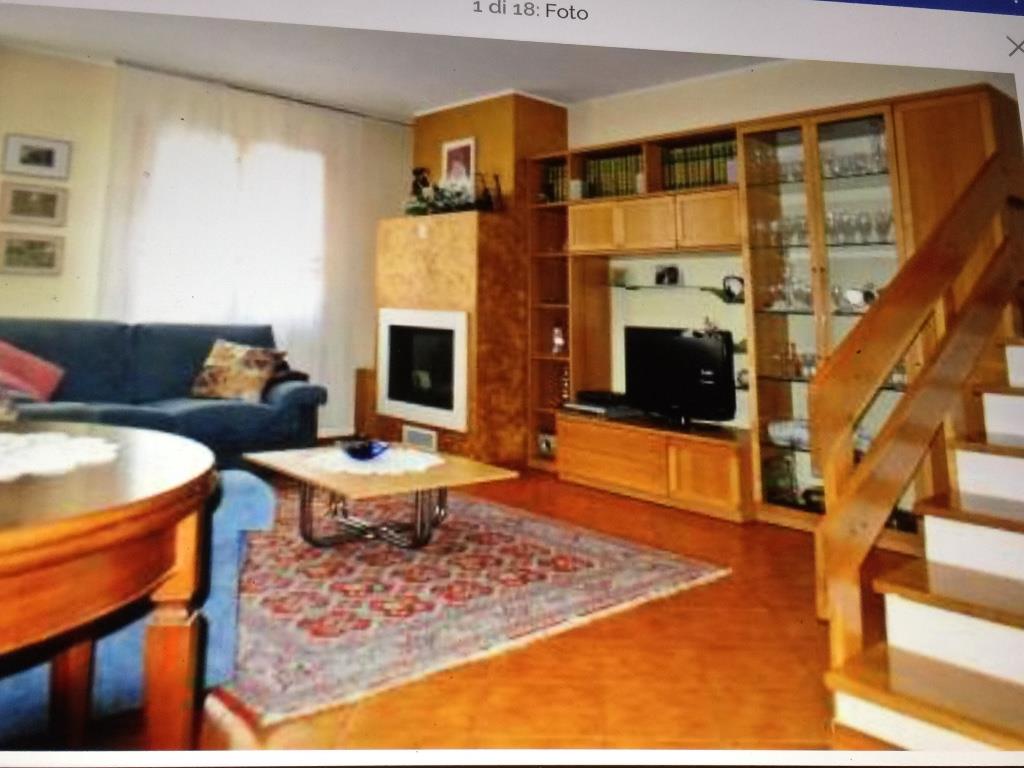 casa indipendente in vendita a Montegridolfo in zona Trebbio