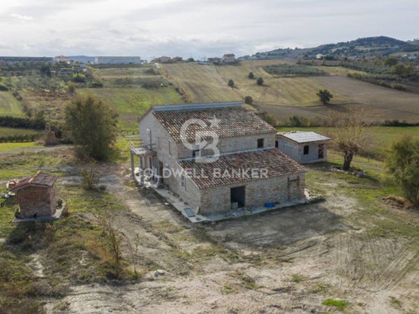 casa indipendente in vendita a Montegridolfo