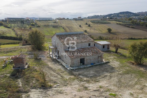 casa indipendente in vendita a Montegridolfo