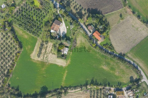 casa indipendente in vendita a Montegridolfo