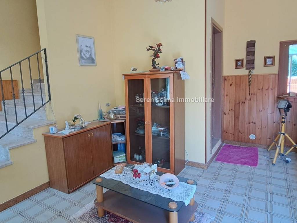 casa indipendente in vendita a Montegridolfo