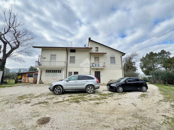 casa indipendente in vendita a Montegridolfo in zona San Pietro
