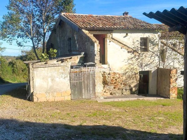 casa indipendente in vendita a Montegridolfo