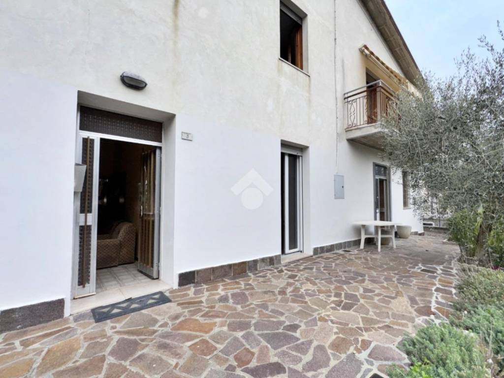 casa indipendente in vendita a Montegridolfo in zona Trebbio