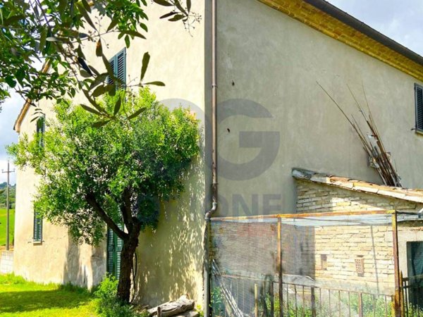 casa indipendente in vendita a Montegridolfo