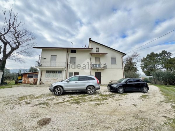 casa indipendente in vendita a Montegridolfo in zona Trebbio