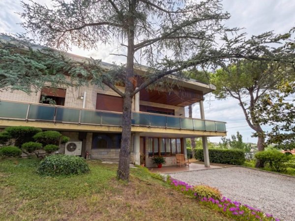 casa indipendente in vendita a Montegridolfo in zona San Pietro