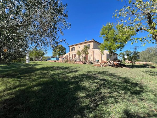 casa indipendente in vendita a Montegridolfo in zona San Pietro