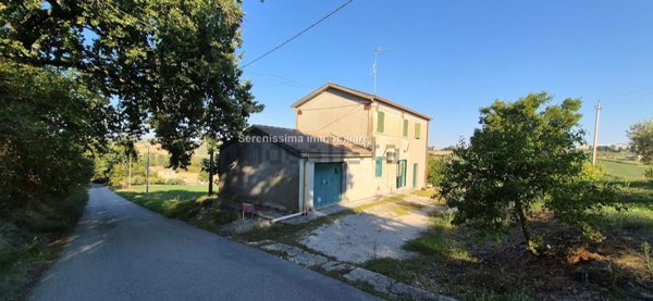 casa indipendente in vendita a Montegridolfo in zona Trebbio