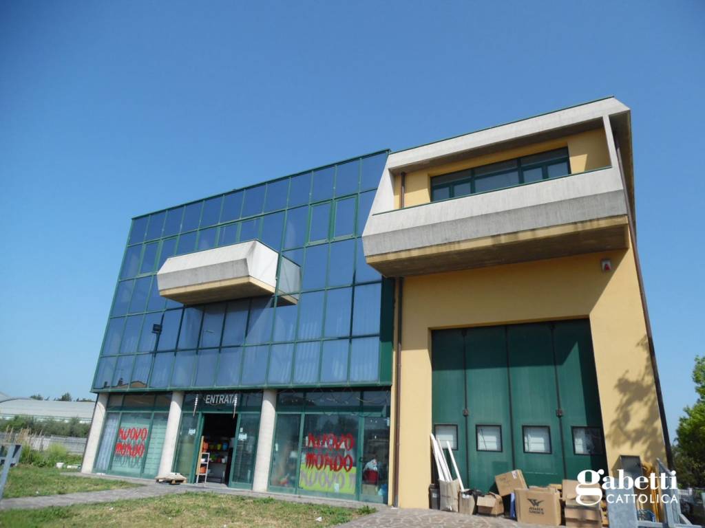 locale commerciale in vendita a Morciano di Romagna