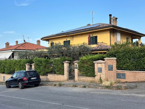 casa indipendente in vendita a Morciano di Romagna