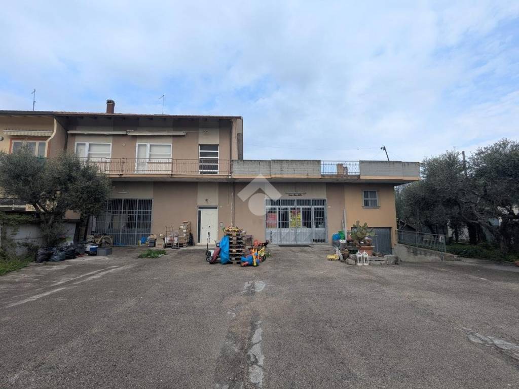 negozio in vendita a Morciano di Romagna