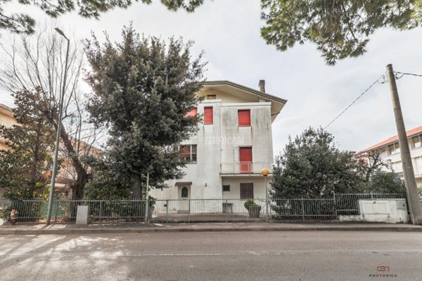 casa indipendente in vendita a Riccione