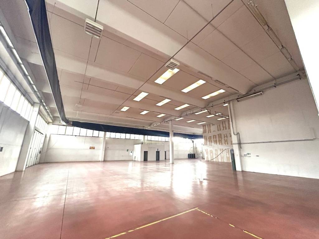 locale commerciale in vendita a Riccione