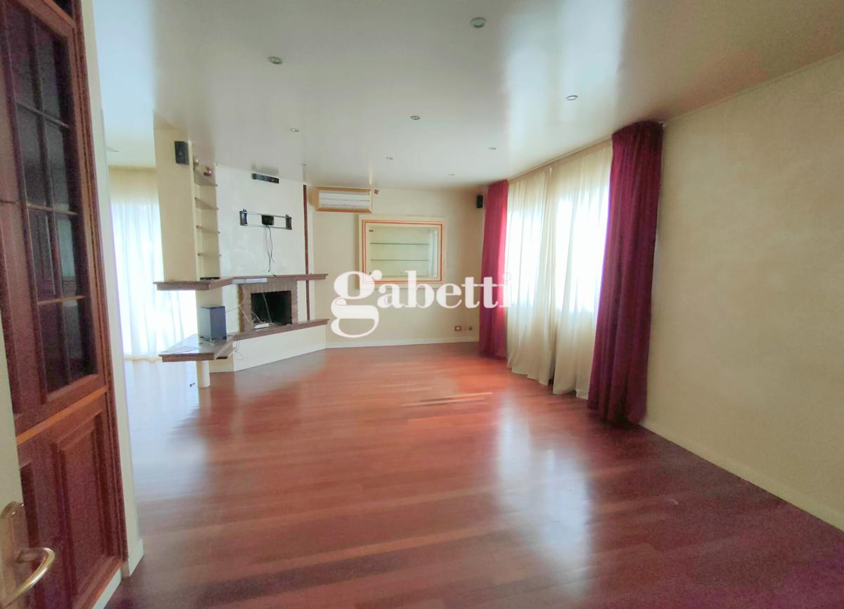 casa indipendente in vendita a Riccione in zona Alba