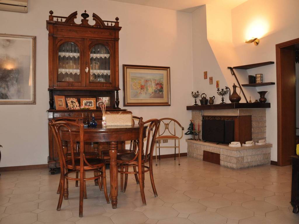 casa indipendente in vendita a Riccione in zona Centro Storico