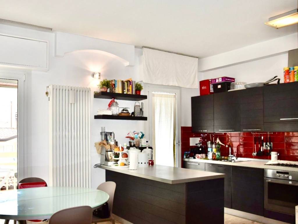 casa indipendente in vendita a Riccione in zona Alba
